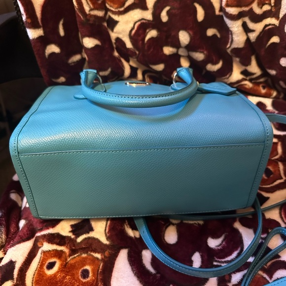 Irresistible Coach satchel/crossbody with matching wallet. Like new. - Picture 11 of 12